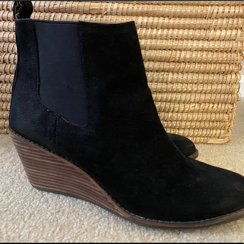 Lucky Brand Black Suede wedge booties